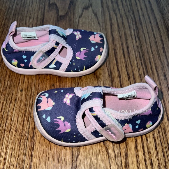 Bundle of Two Pairs of Summer Shoes, Toddler Girl Size 5 - Picture 4 of 12